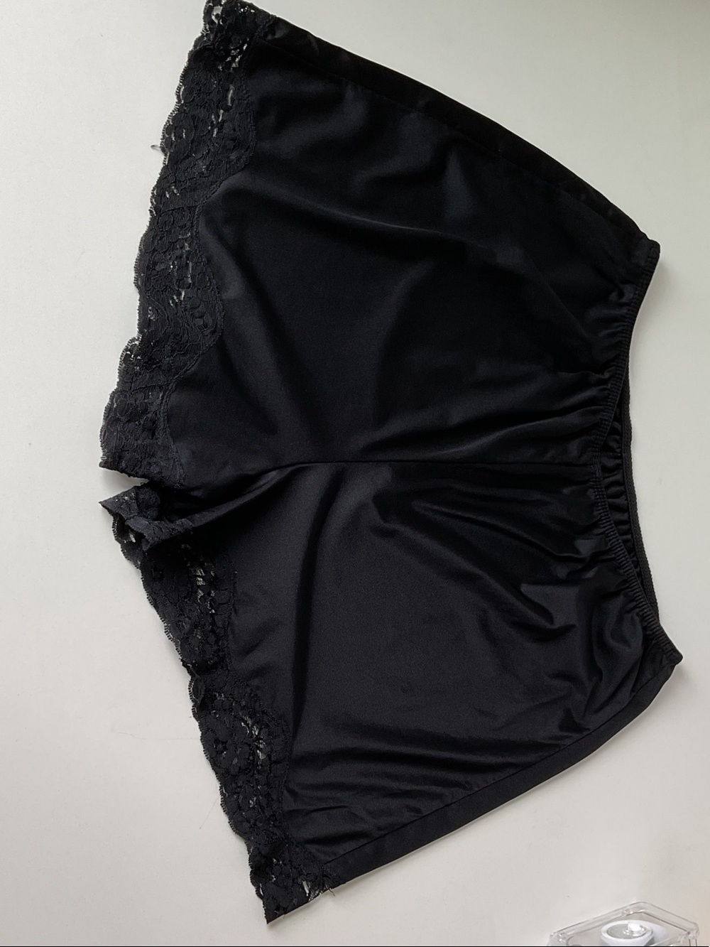 ILUSIÓN Women’s Lace Edge Bloomer Slip Shorts Size Large